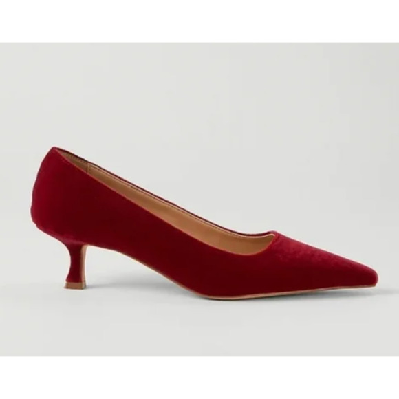 NEW ANN TAYLOR RED VELVET KITTEN HEEL PUMPS HEELS SHOES SZ 6.5 - Picture 3 of 3